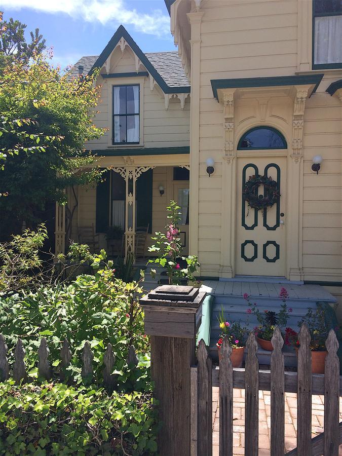 The Squibb Houses Cambria Bagian luar foto